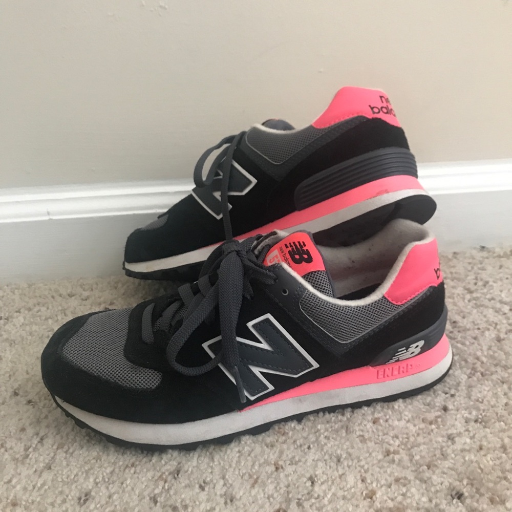 Women’s new balance sneakers